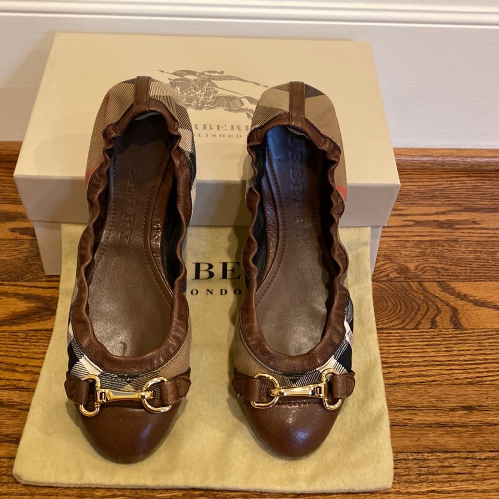 Burberry Heritage Housecheck Shipley Ballerina Flats 41c Gently Used Dark Tan
